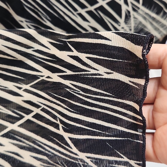 JTLA California Women's Black and Cream/Tan Monotone Forest Print Top Size SP - Picture 5 of 12